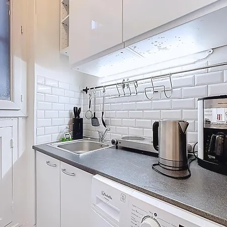 Large 3-room Near Porte De Versailles *