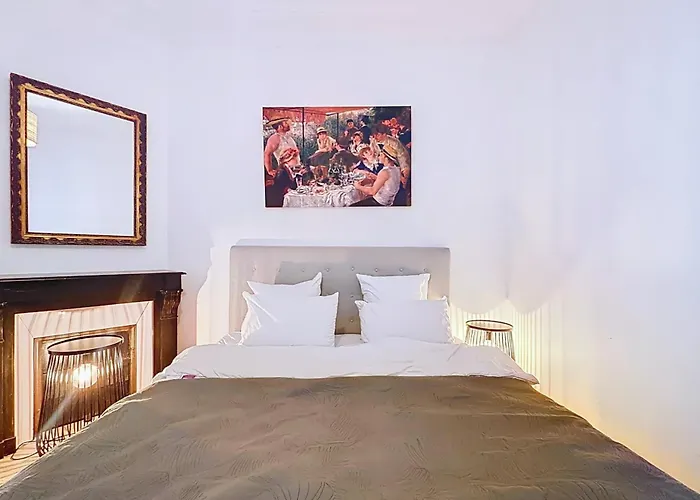 Large 3-room Near Porte De Versailles *